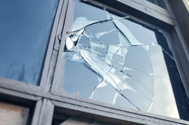Cracked Window Repair in Alpharetta, GA